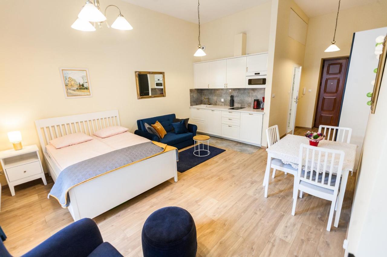 Vintage Sebastiana Apartment Krakow Luaran gambar